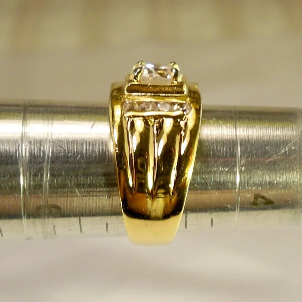 NEW Round Cut Cubic Zirconias Gold DESIGNER Ring
